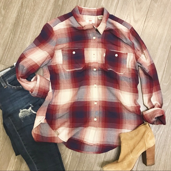 Levi's Tops - NWOT Boyfriend Plaid Shirt Size XS